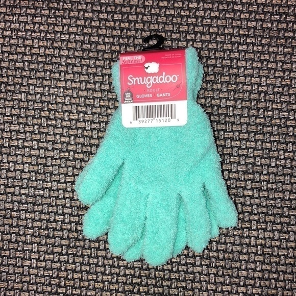 Socks & mittens 2 pair of soft socks and 1 pair of mittens New with tags - Picture 4 of 6